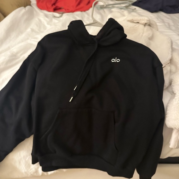 ALO Yoga Women's Classic Black Sweatshirt - Picture 8 of 11